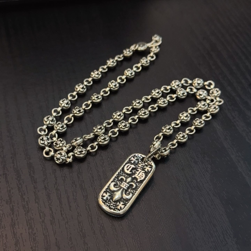 Ch*0me He**ts necklaces